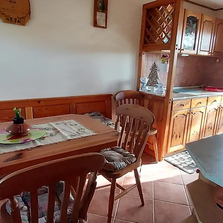 Apartment Hiska Tilia Loce pri Poljcanah